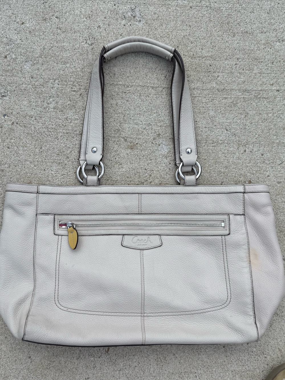 2010 White/Cream Pebbled Leather Coach Shoulder Bag